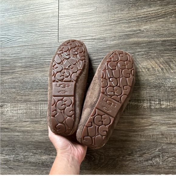 NWOT Ansley UGG slippers - Picture 3 of 4